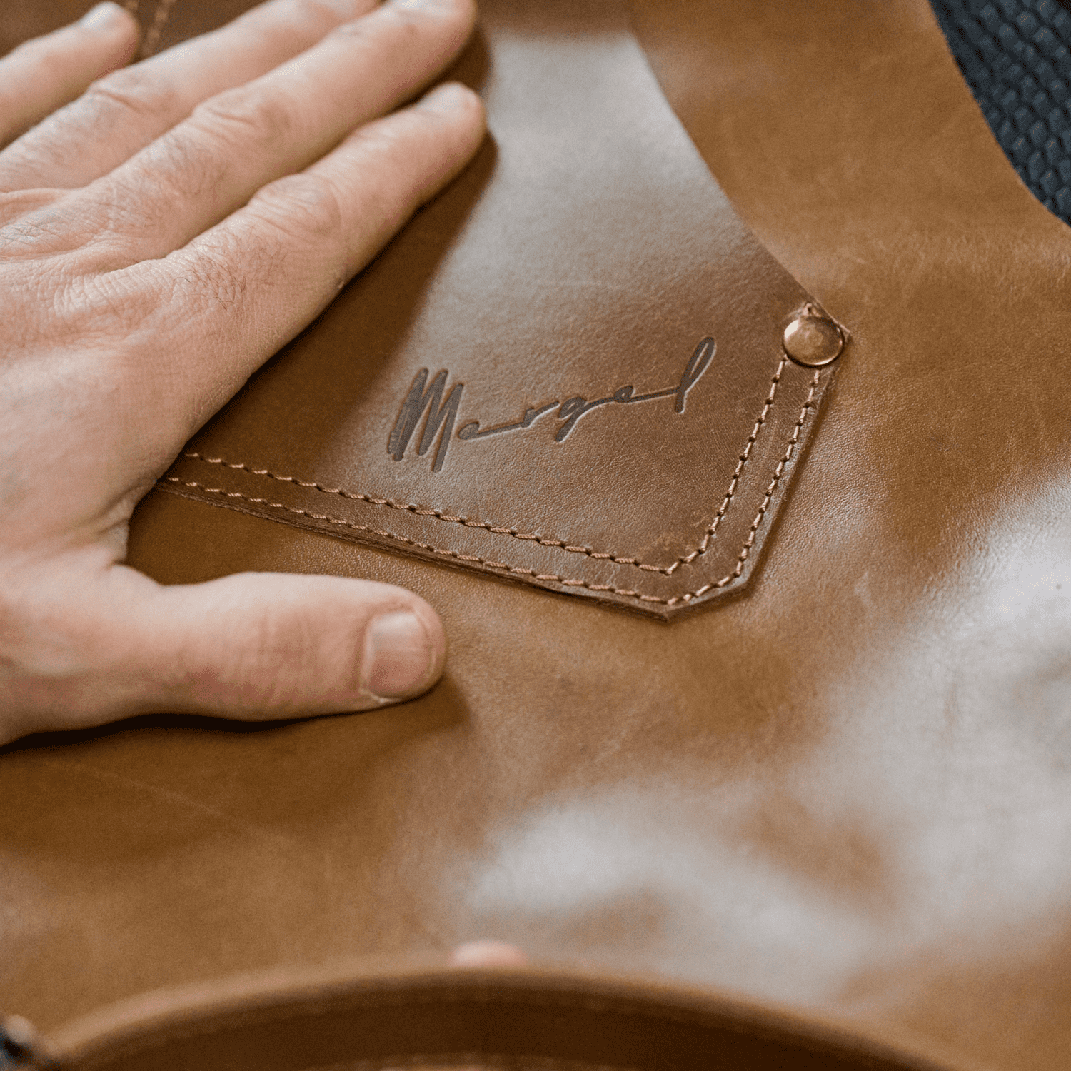 Leather apron No. 91 in Crazy walnut, premium quality leather