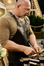 Barbecue-Schürze Nr. 63 aus Echtleder in Dunkel-Anakonda-Optik