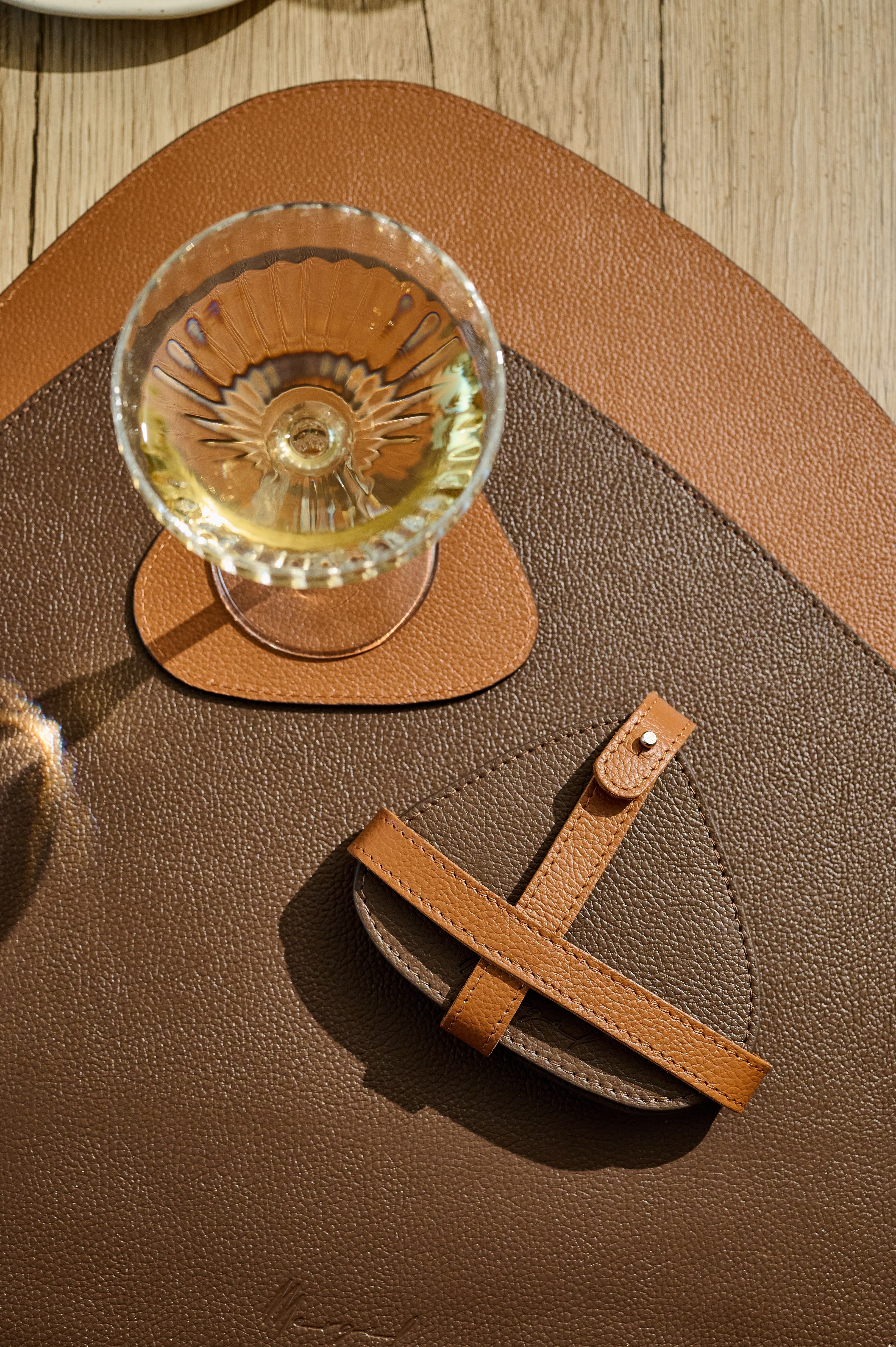 Leder-Glasuntersetzer – Schokobraun/Karamellbraun (wendbar), 6er Set