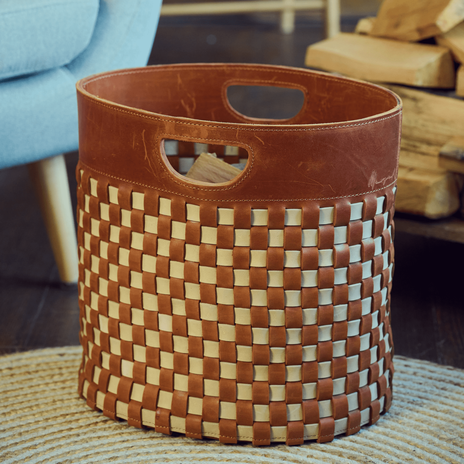 Woven firewood basket in cognac/beige