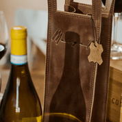 Leather wine bag in Crazy Brown