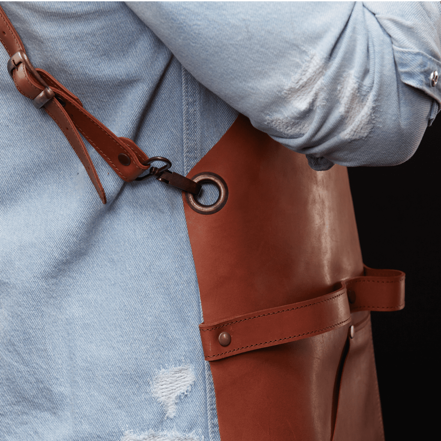 BBQ Apron No.63, Finest Leather in Mahogany