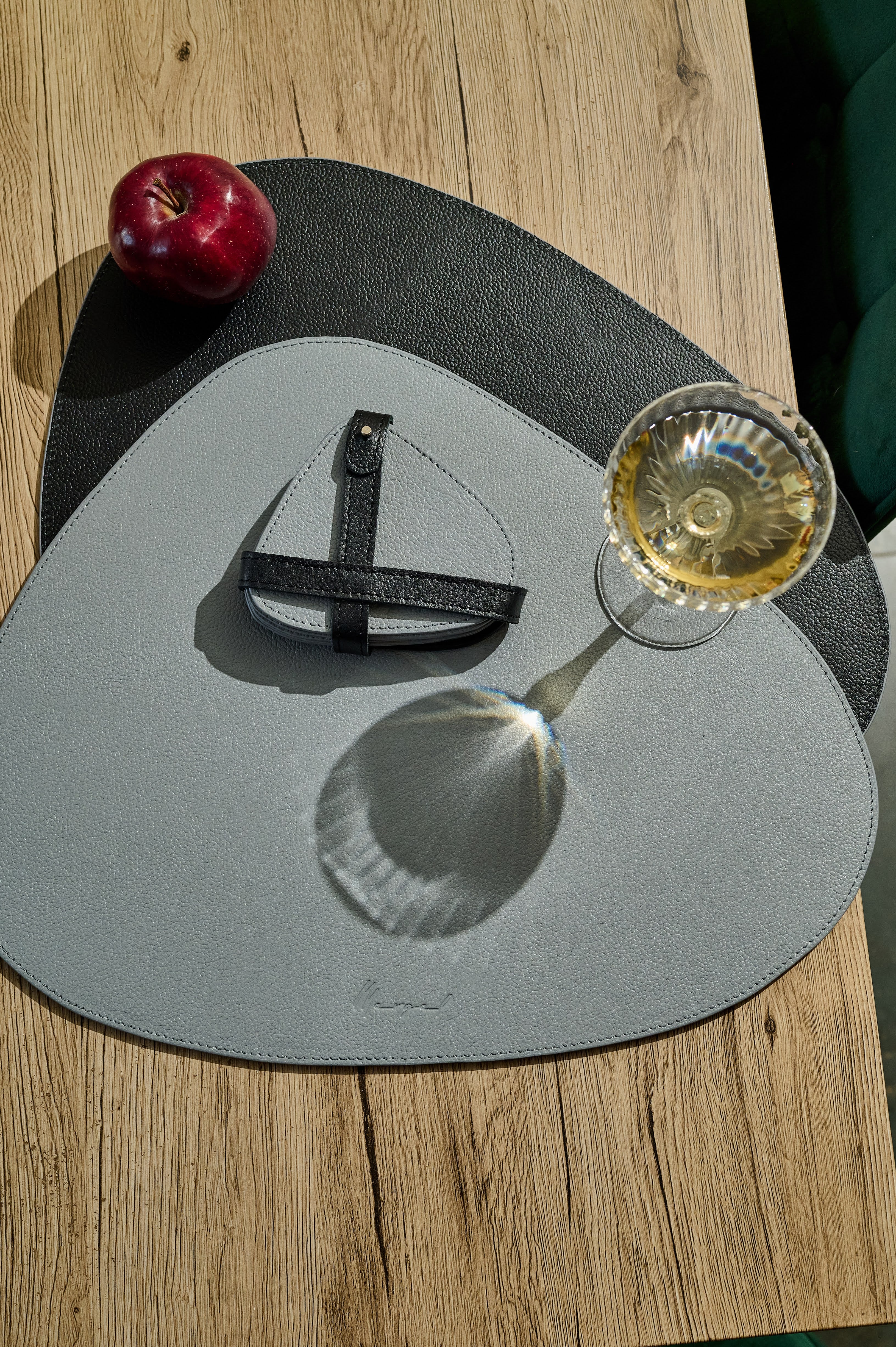 Leder-Glasuntersetzer – Steingrau/Tiefschwarz (wendbar), 6er Set