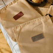 4x Dreieckiges Tischset aus Leder, zweifarbig in Beige und Braun