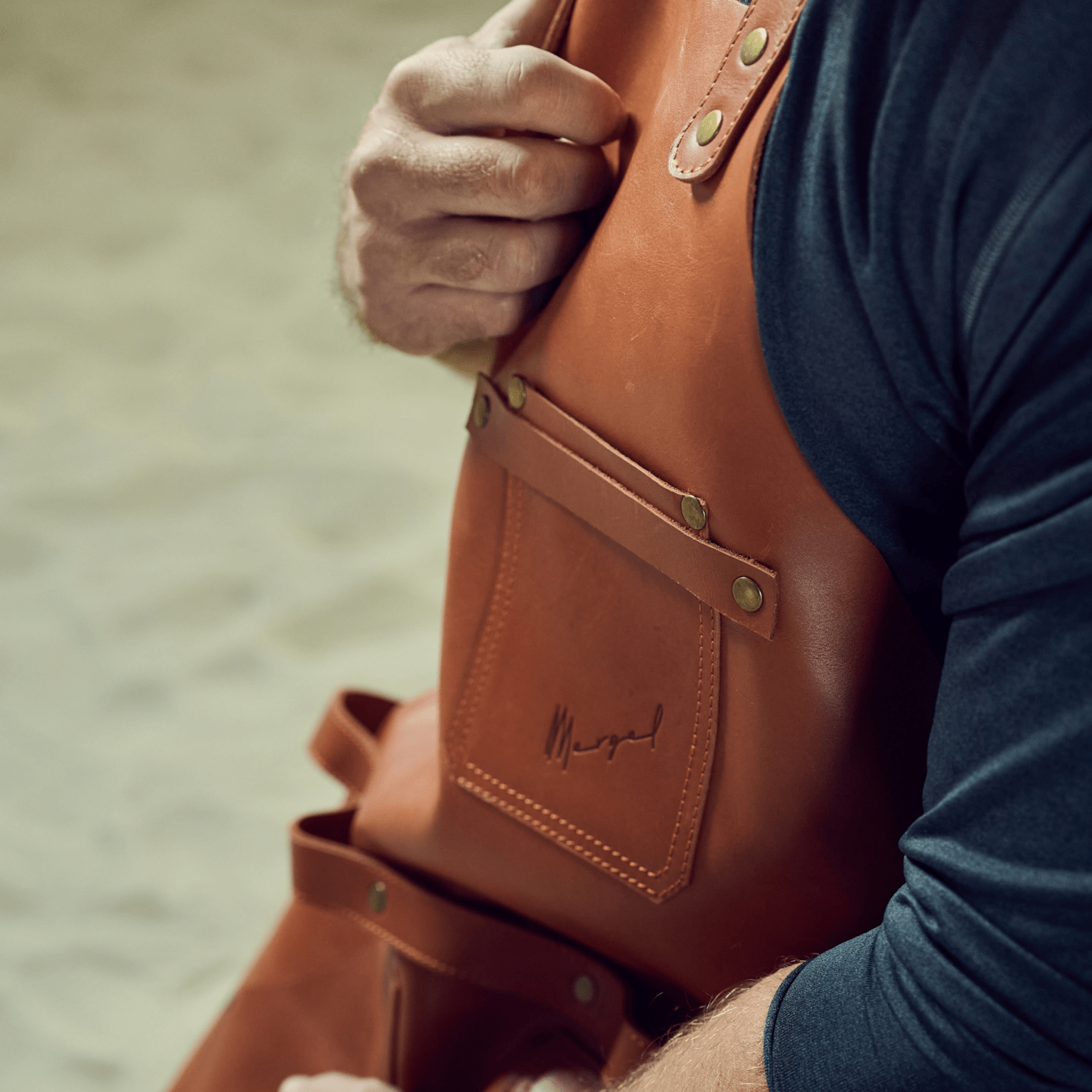 Leather apron No. 63 in Caramel, made of premium quality leather