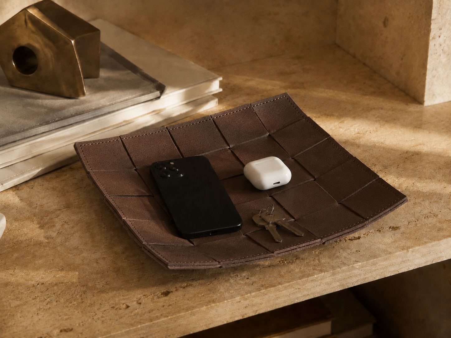COVE Tray aus Leder – Classic Brown, Detail