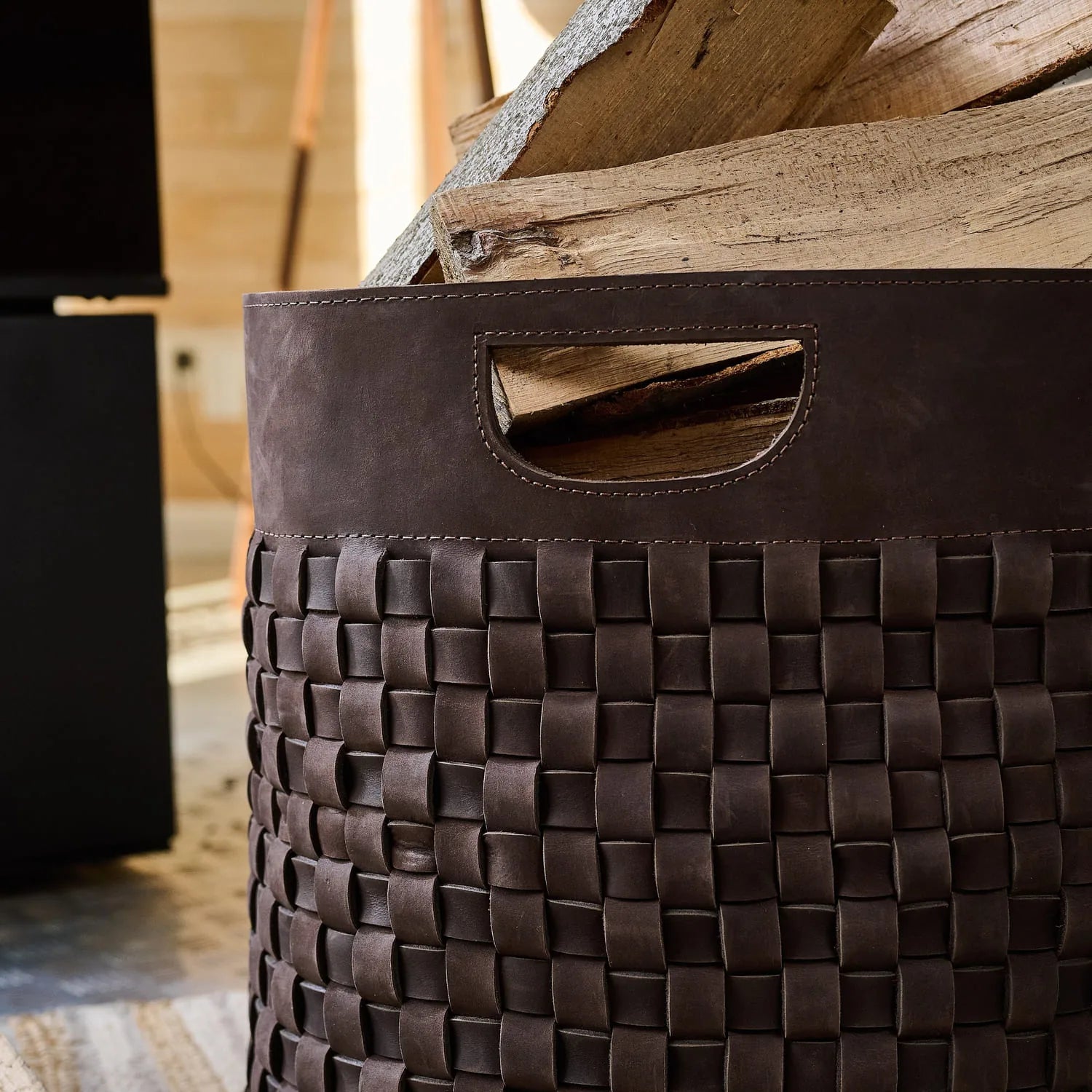 kaminholzkorb_dunkelbraun_01.webp