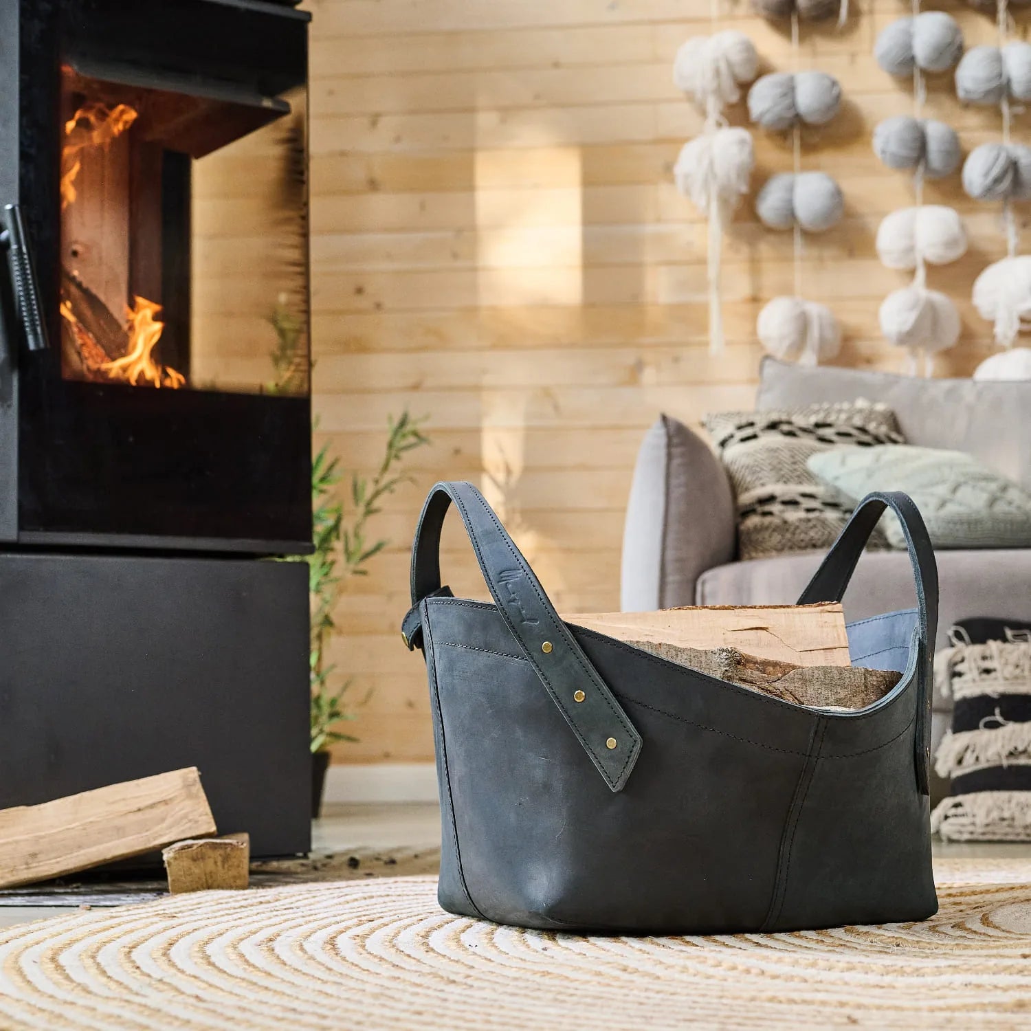 Kaminholzkorb aus Leder – Schwarz Crazy Leder