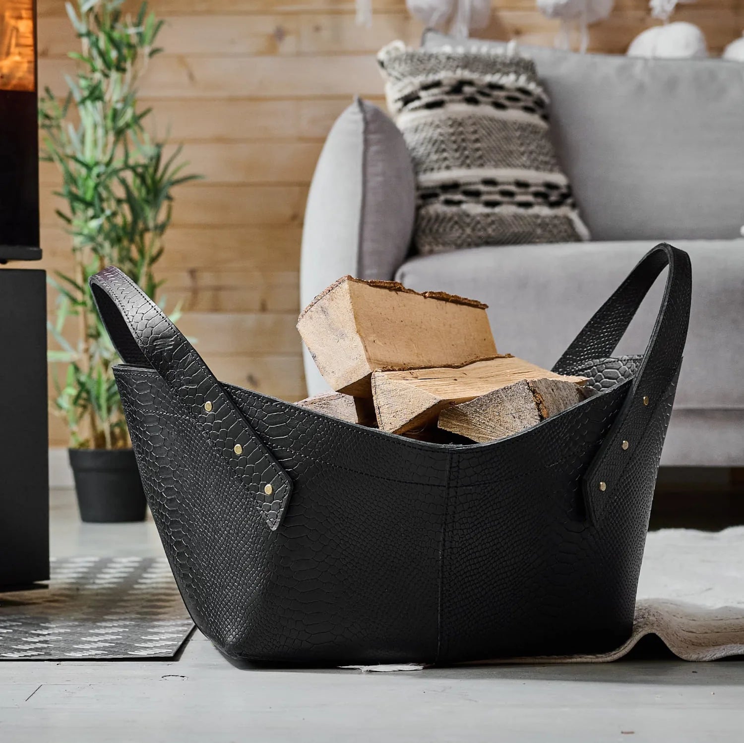 kaminholzkorb_schwarz_anaconda_03.webp