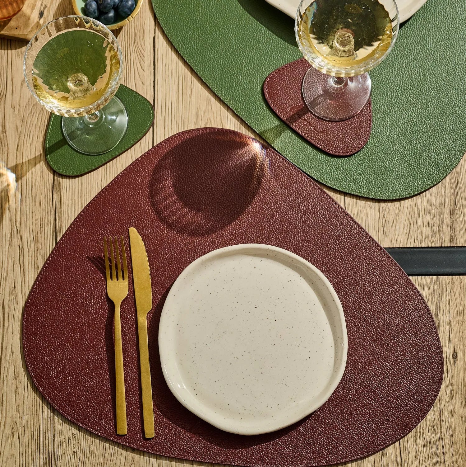 1x Triangular Leather Placemat - Olive Green/Burgundy (Reversible)