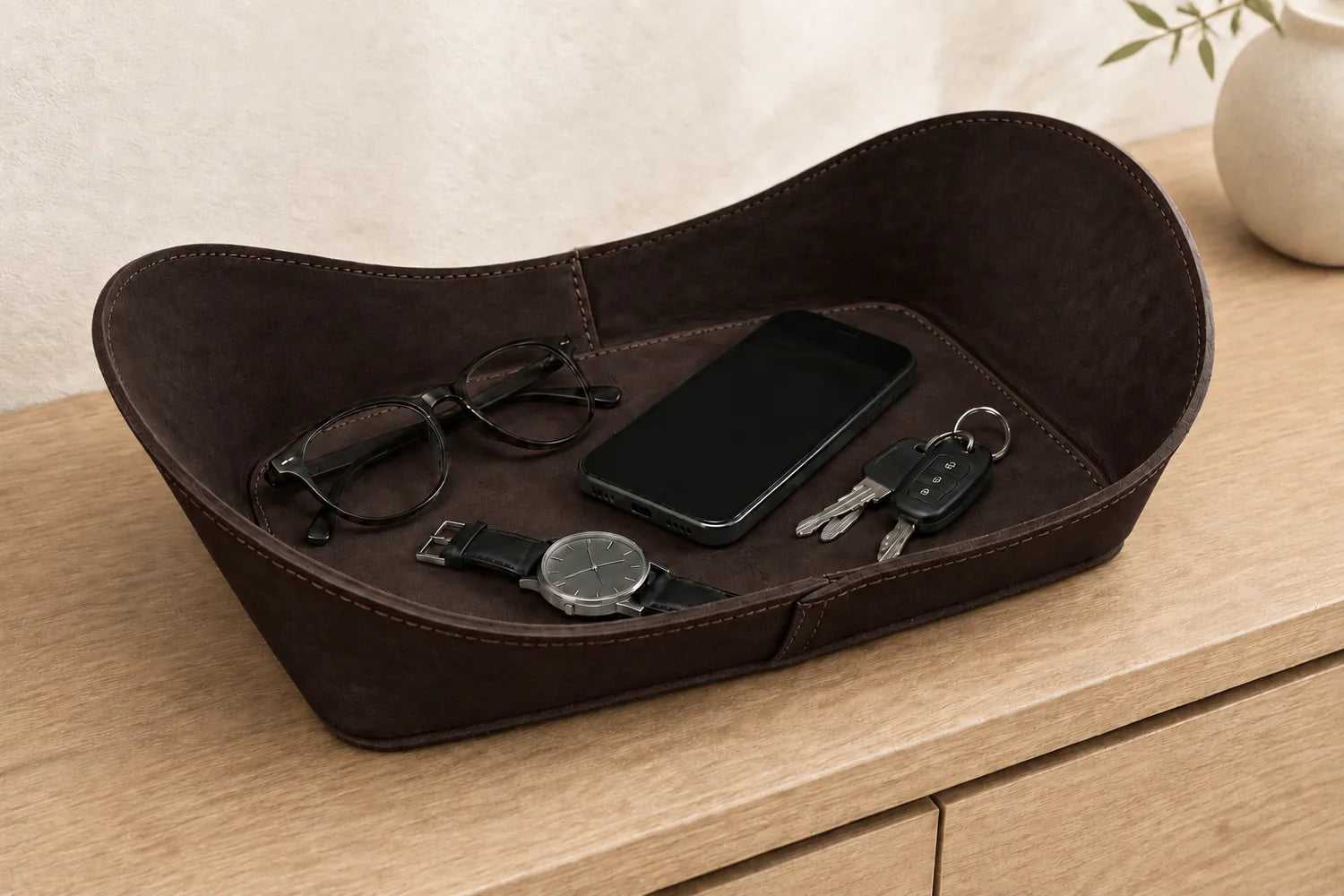 WAVE Tray aus Leder – Dunkle Schokolade, Detail