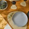 Dreieckiges Tischset aus Leder, zweifarbig in Beige und Braun